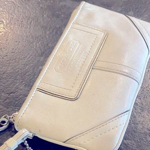 Coach Wristlet in white leather